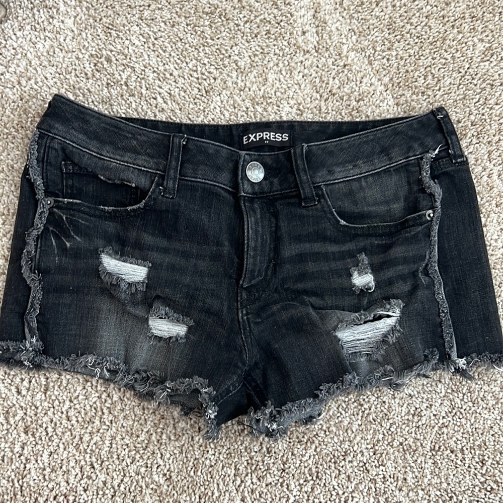 EXPRESS Low Rise Shortie Black Denim Shorts